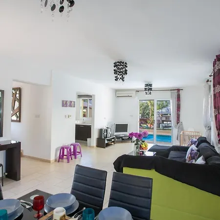 Willa Antonia Protaras