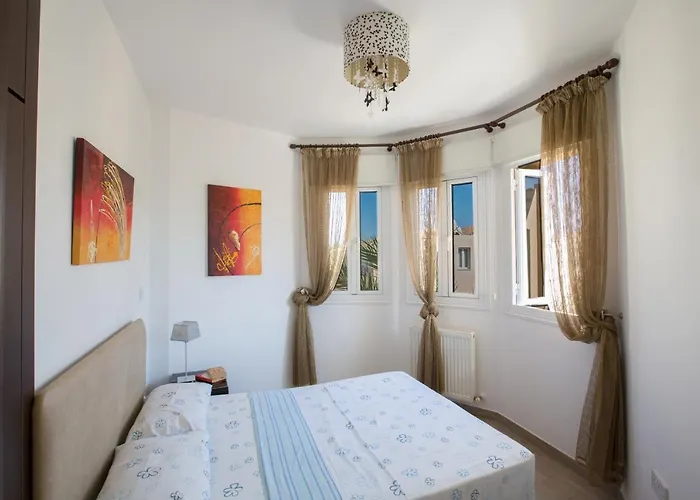 Antonia Вилла *